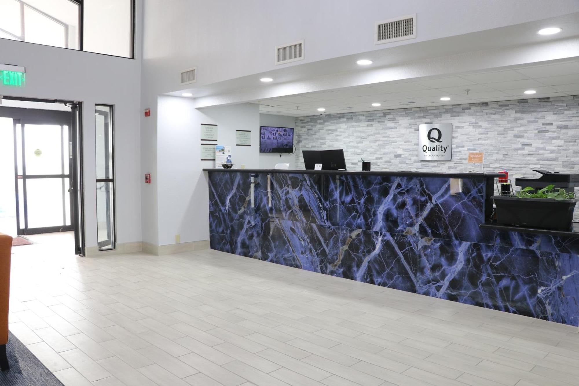 Quality Inn & Suites Buda Eksteriør billede
