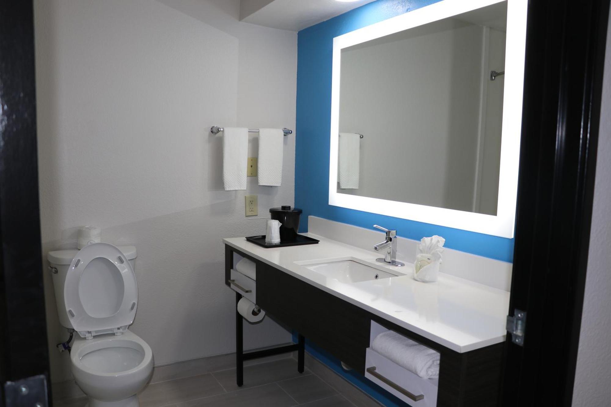 Quality Inn & Suites Buda Eksteriør billede