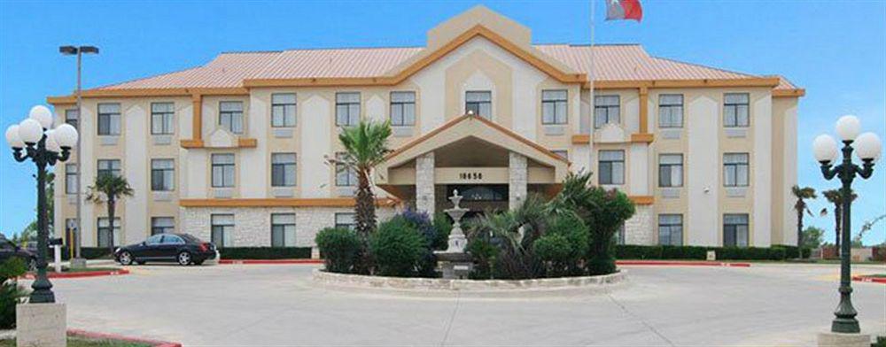 Quality Inn & Suites Buda Eksteriør billede